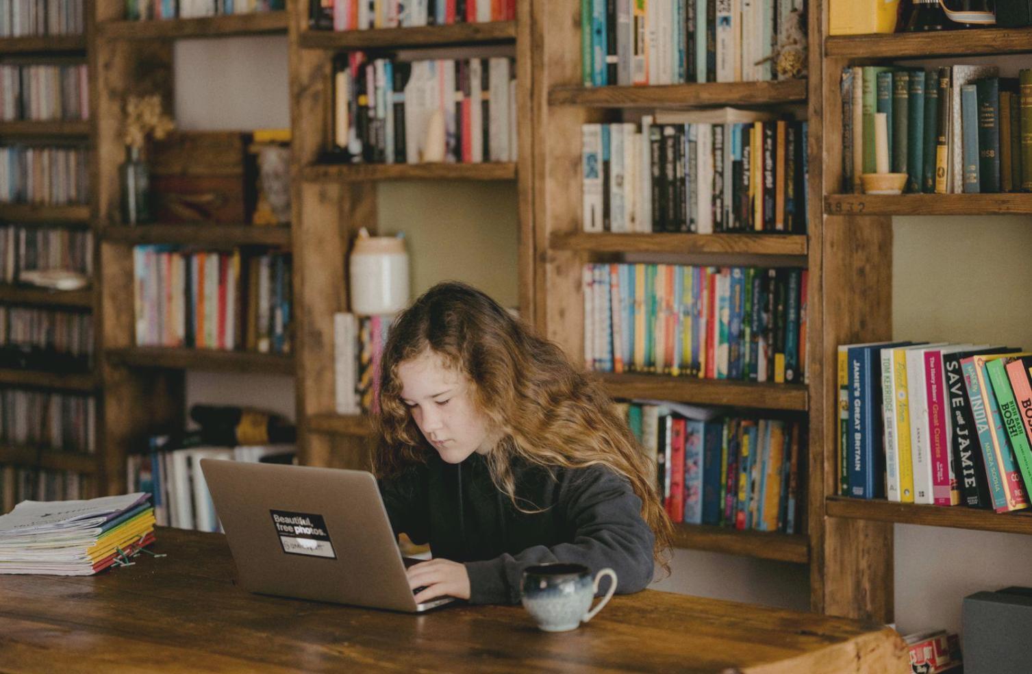 Professionelle Nagelbehandlung in unserem Schulungsraum